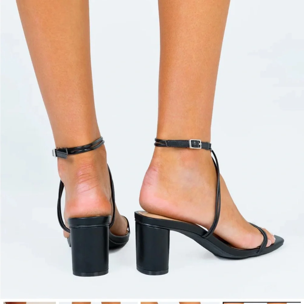 THERAPY STUNNA BLACK HEELS - Picture 4 of 4
